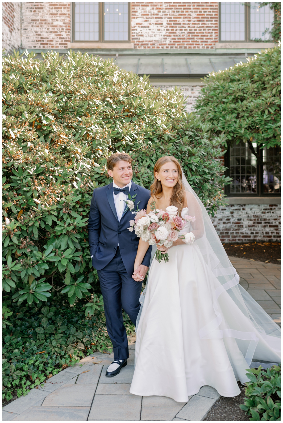 Romantic portraits on the estate grounds of Hamilton Farm Golf Club
